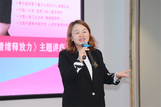 17098893952989416D03.jpg 3.jpg