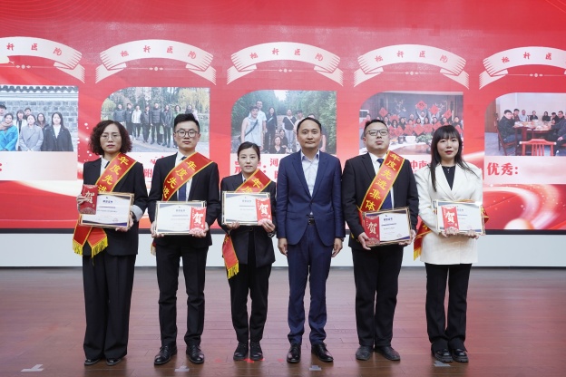 17394311317662663DE0.jpg 9.5.jpg